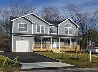 61 Gates Ave, Brentwood, NY 11717