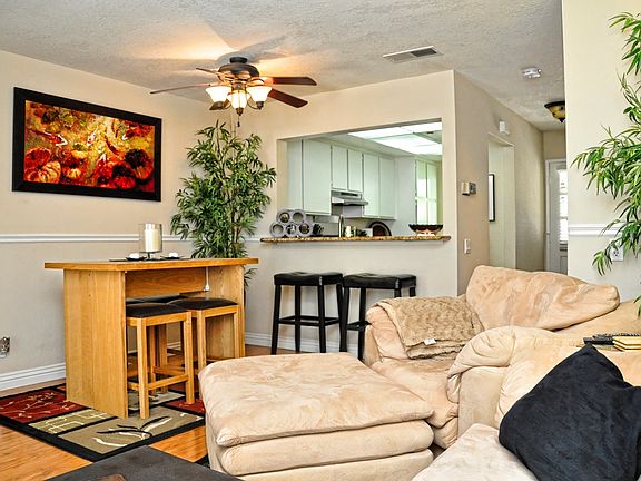 4th image of 81 Abbeywood Ln