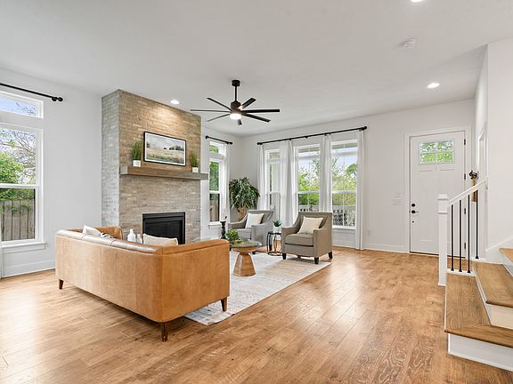 5th image of 2044 Alvord St