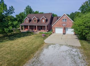 5011 Timberline Dr, Clinton, IL 61727