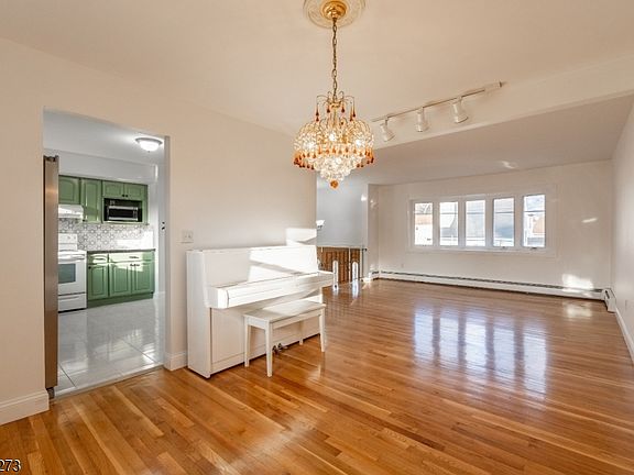 5th image of 17 Longport Rd