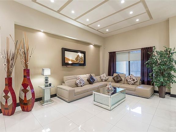 3rd image of 1304 E Balboa Ave