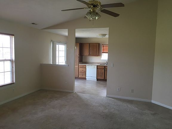 3rd image of 3070 Avenue Of The Park