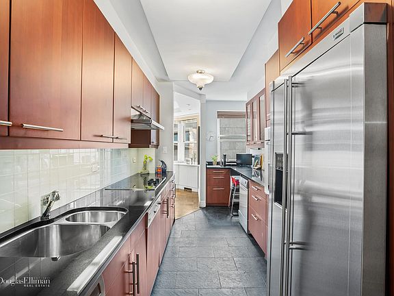 5th image of 955 Madison Ave #10B