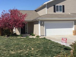 511 Stonemont Dr, Manhattan, KS 66503