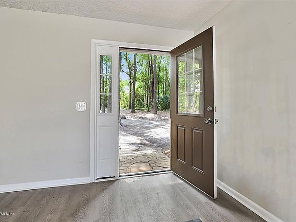4th image of 3037 Donato Dr N
