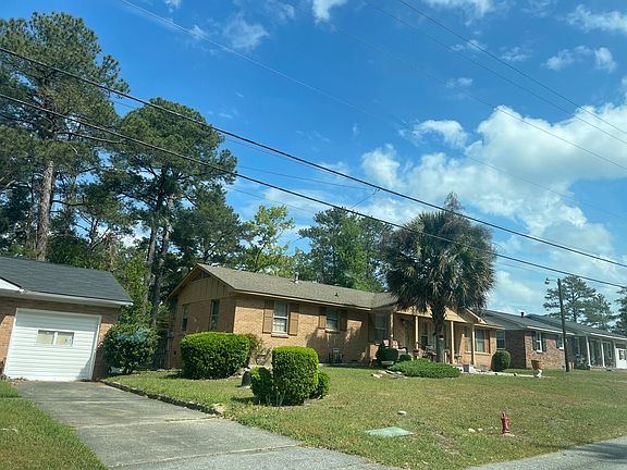 3rd image of 3831 Roscoe St