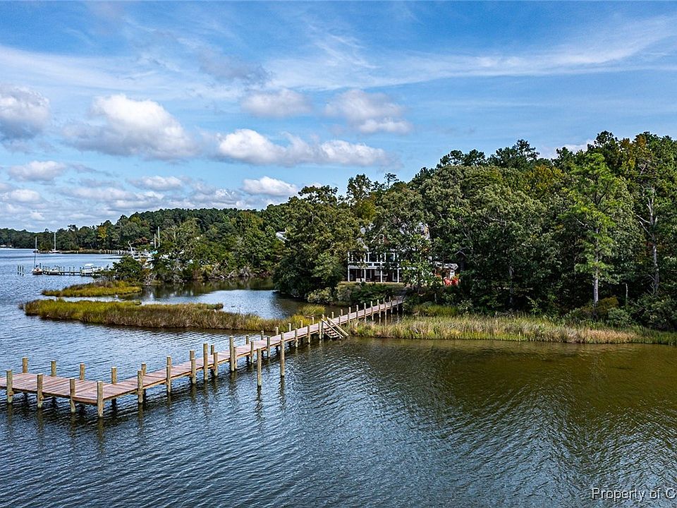 1st image of 682 Woodbrook Dr