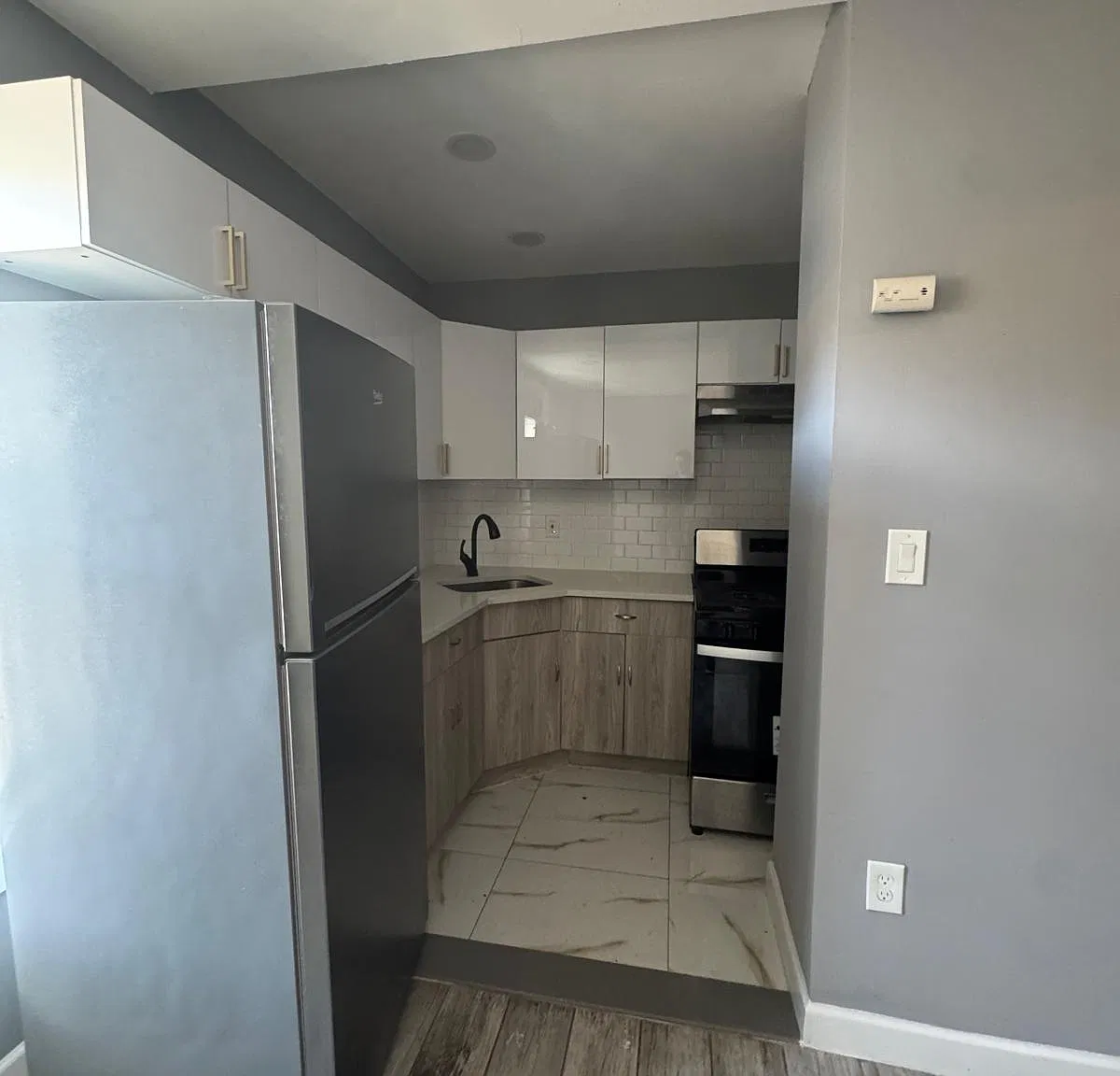 4 bed, $2,600 — Photo 1