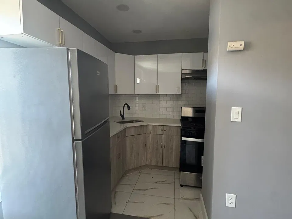67 9th Ave #2