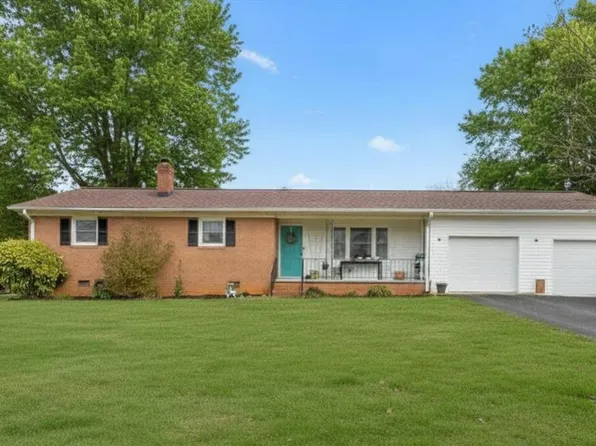 943 Maurine Dr, Asheboro, NC 27205