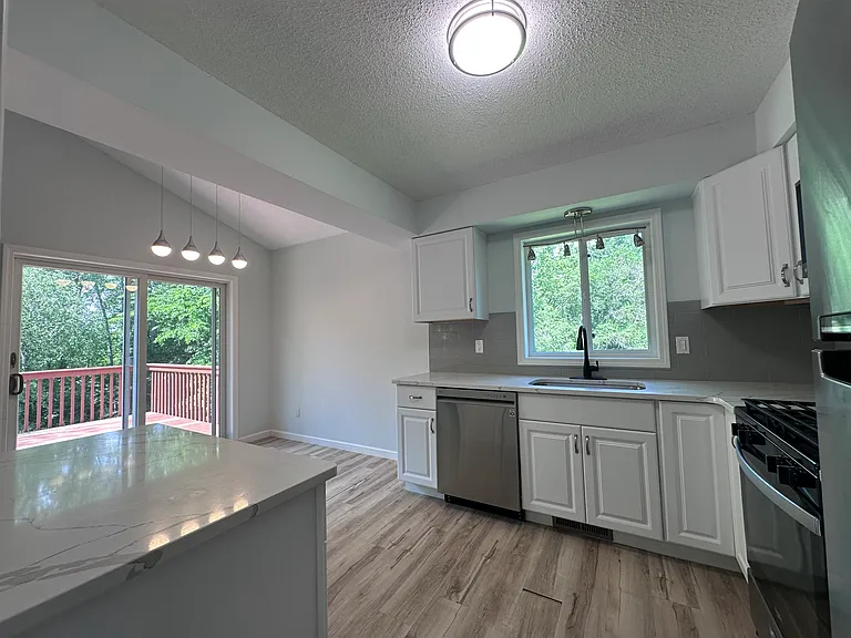 3345 Minnesota Ln N — Photo 32