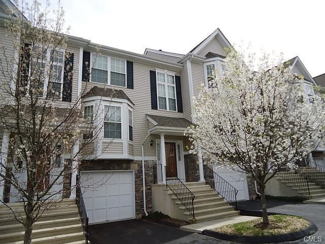 Beautiful Frontage in the Spring