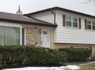 130 S Grant Dr, Addison, IL 60101