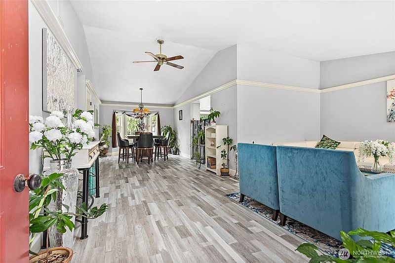 4th image of 7511 Hannegan Road