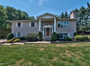 290 Haverford Dr, Wilkes Barre, PA 18702