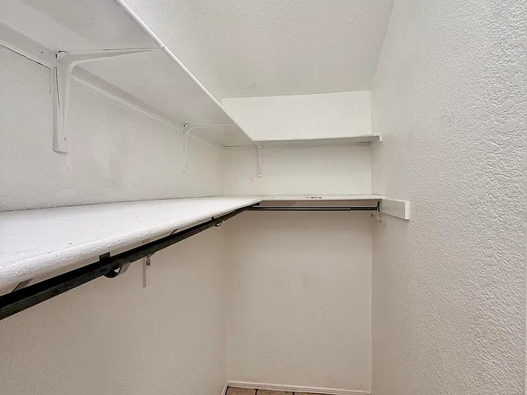 1884 Lyman Dutton Cir — Photo 12