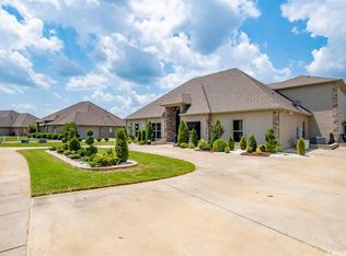 7211 Northlake Dr, Jacksonville, AR 72076