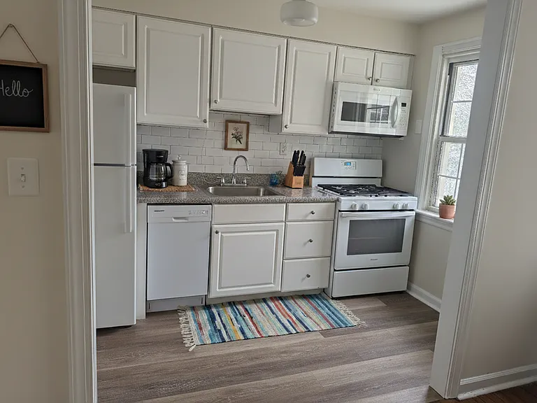 Jericho Manor Apartments — Photo 26