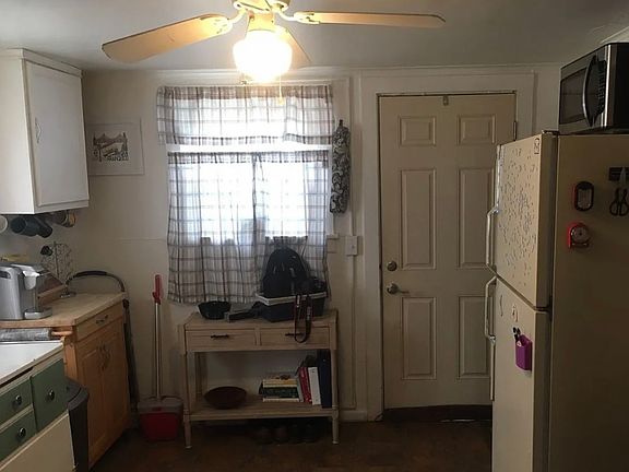 4th image of 1901 E Main St #2