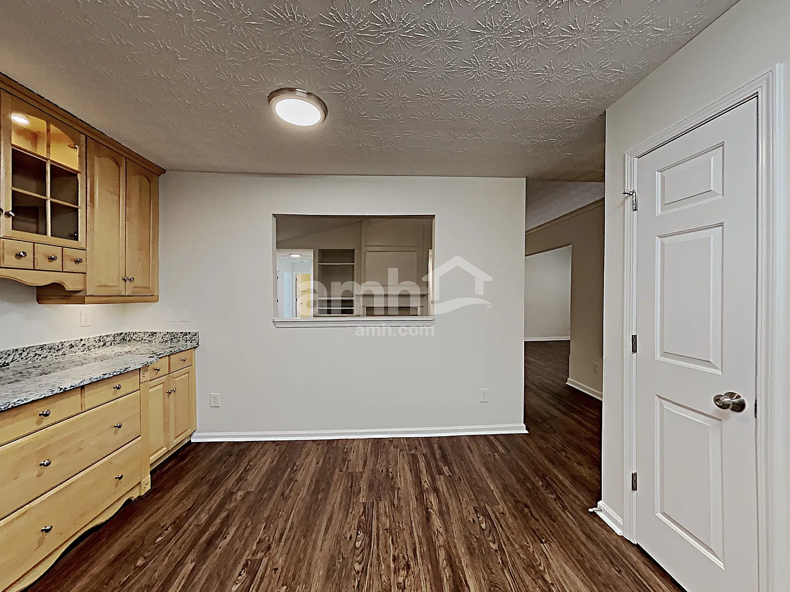 3 bed, 2.0 bath, 1850 sqft, $2,300 — Photo 4