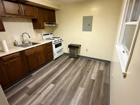 16 S Walnut St, Nanticoke, PA 18634