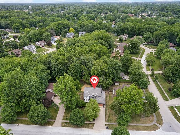 5th image of 21470 Jonathan Dr