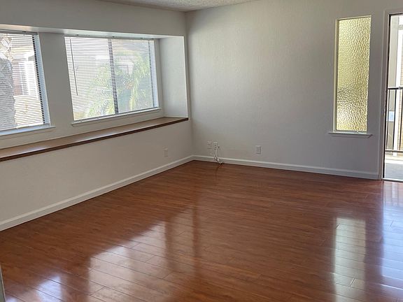 4th image of 241 W Tulare Ave #C