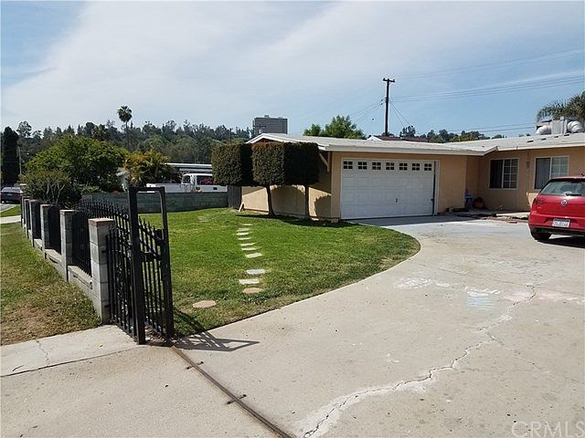 2nd image of 541 Roxdale Ave