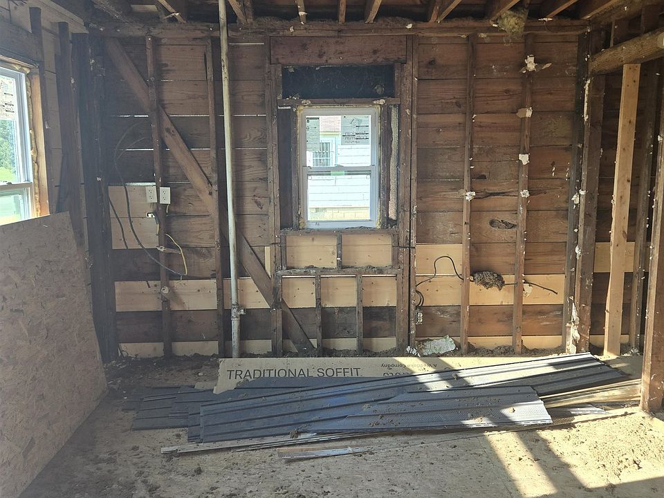 2nd image of 1448 May St