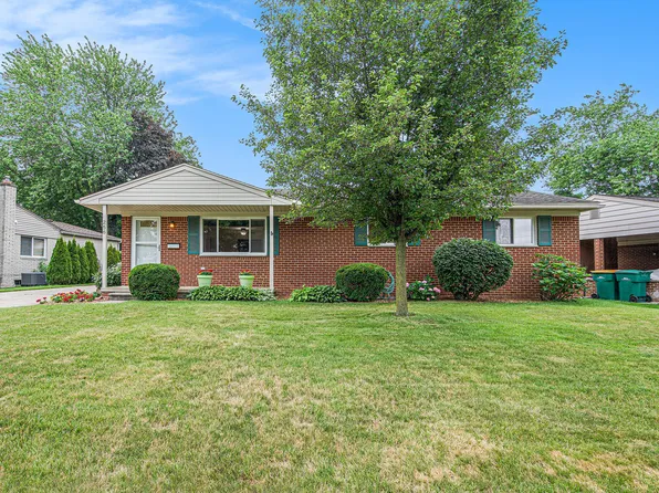 256 Nichols Dr, Saline, MI 48176