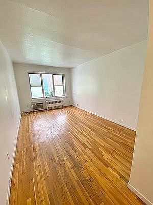 1st image of 450 W 58th St #3Z