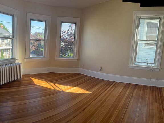 2nd image of 105 Julia St Floor 2