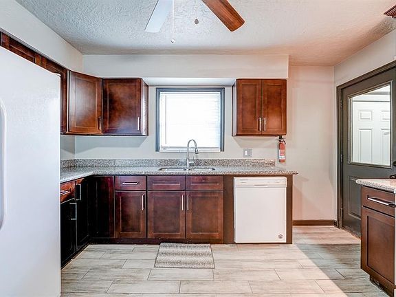 3rd image of 422 Gammon Dr