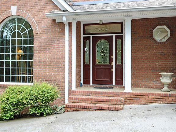 2nd image of 19 Woodview Dr