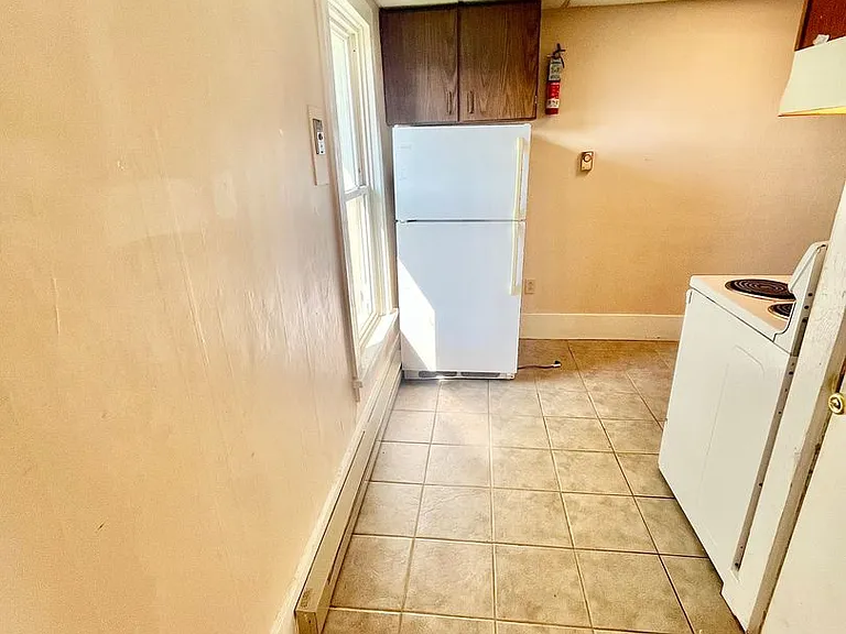 443 Walnut St — Photo 14