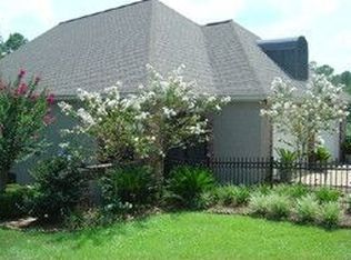 110 40th Pl, Hattiesburg, MS 39402