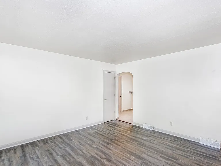 742 S Dellrose Ave — Photo 3