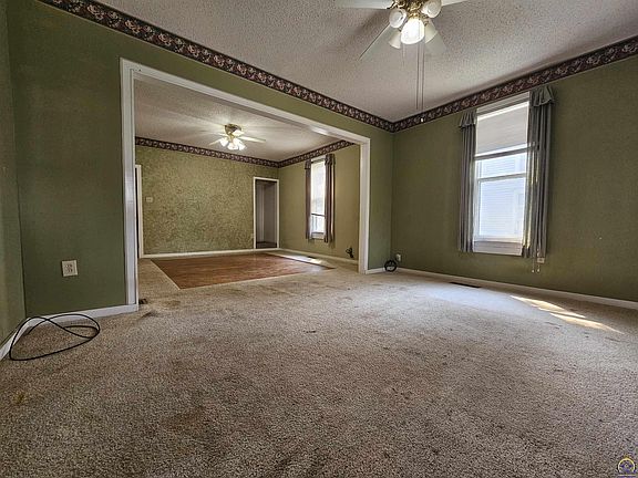5th image of 221 E Lincoln St