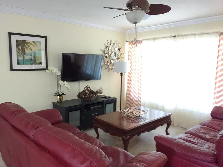 6139 Carlton Ave — Photo 5