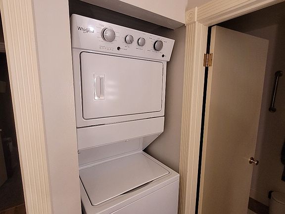 4th image of 1227 N Camelot Dr