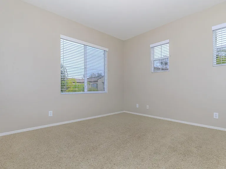 Laurel Glen Apartment Homes — Photo 65