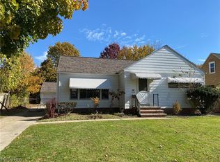 194 Flora Dr, Bedford, OH