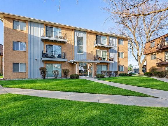 3rd image of 4819 W 109th St #3103