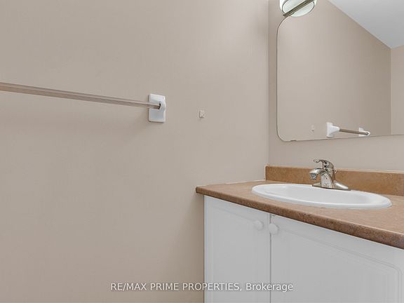 5th image of 33 Inverkip Ave