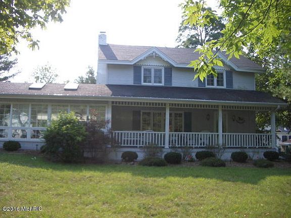 2nd image of 879 Holland St