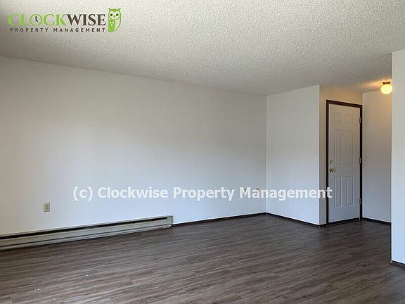 2nd image of 902 10th Ave SE APT 3