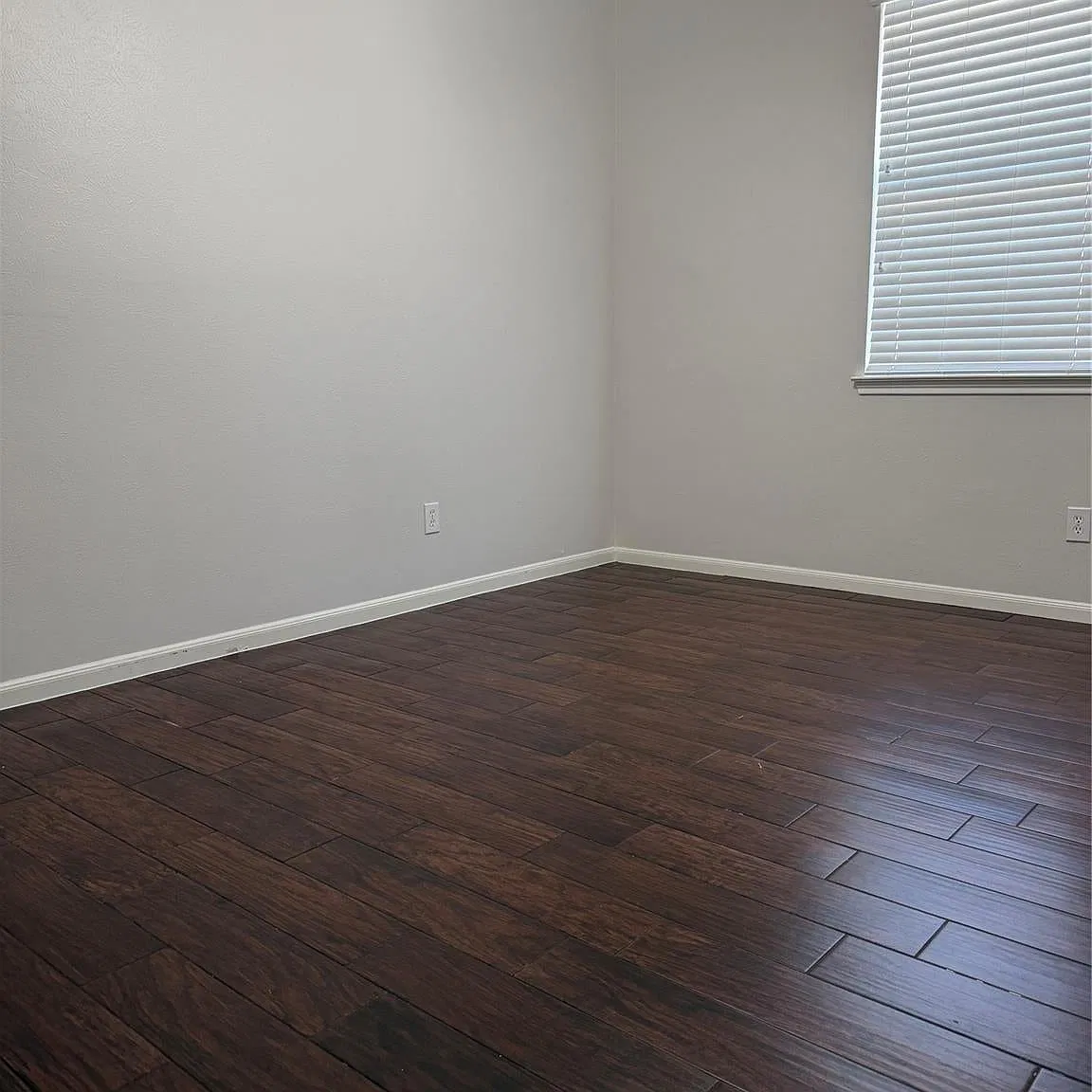 3 bed, 2102 sqft, $2,300 — Photo 4