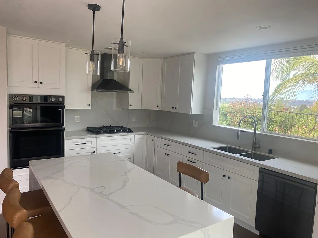 4 bed, 1700 sqft, $5,950 — Photo 2
