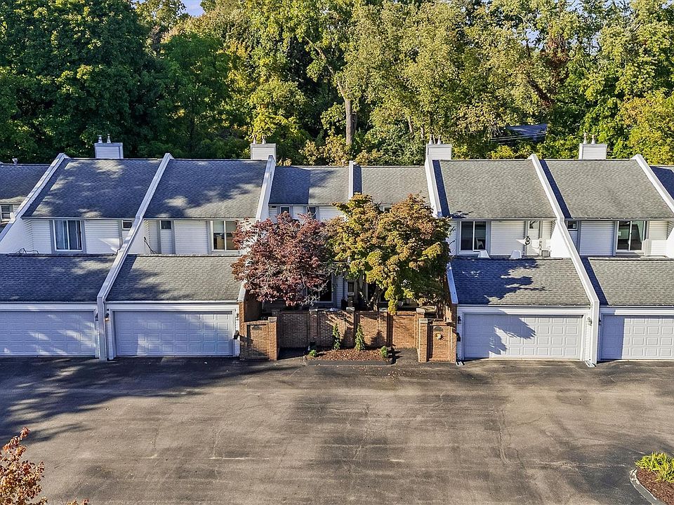 177 E Long Lake Rd, photo 28